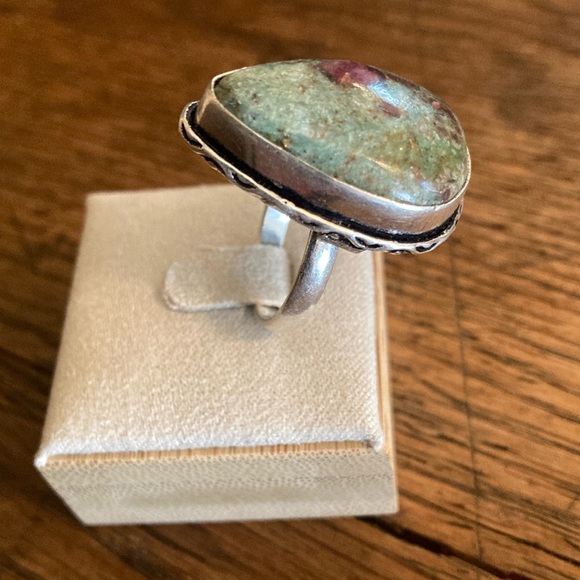 Ruby Fuchsite Natural Gemstone Ring NWOT - Picture 2 of 7